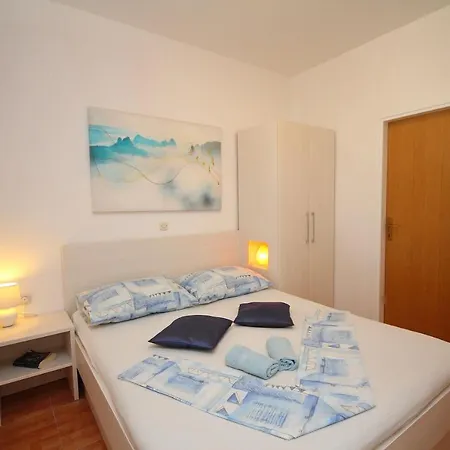Family Jovic Apartment Makarska